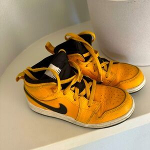 Nike sneakers size 10